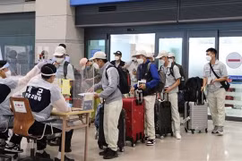 RoK waives quarantine, extends labour contracts for Vietnamese workers