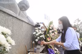 Quang Ngai remembers victims of Son My massacre
