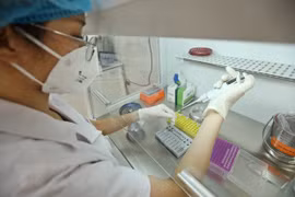 COVID-19: Most Omicron cases in Vietnam show no symptoms