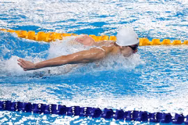 SEA Games 31: Swimmer Nguyen Huy Hoang shines with two more golds for Vietnam on May 19