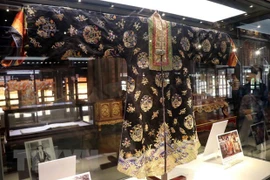 Thua Thien-Hue receives two Nguyen dynasty artifacts