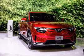 First US firm orders 100 VinFast electric cars at CES 2022
