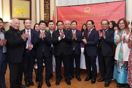 PM Chinh meets Vietnamese community in Belgium, European countries