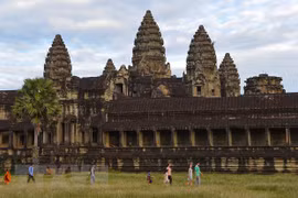  Cambodia sees strong rise in tourist number
