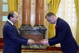 President receives new ambassadors from Ukraine, Canada