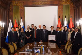 Vietnamese expatriates in Russia send pandemic drug home
