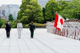 Vietnam, Japan beef up ground forces cooperation