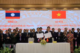 Dong Thap boosts multifaceted cooperation with Champasak province of Laos 