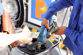 Ministry continues to consider adjusting costs of petrol