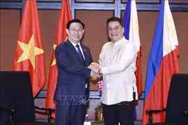 Top legislator holds talks with Philippine Senate’s President 