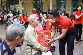 Hanoi calls for donations for poor people