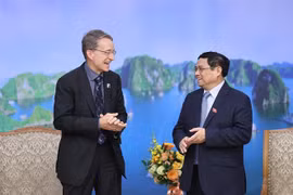 PM welcomes Intel’s investment expansion in Vietnam