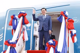 NA Chairman arrives in Vientiane, beginning official visit to Laos