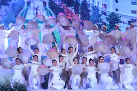 Ao dai festival comes back to HCMC