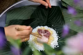 Making Tet chung cakes - Traditional cultural feature of Vietnamese people