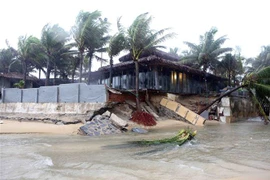 Heavy rains cause serious flooding in central region