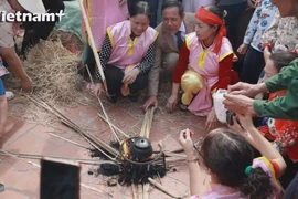 Traditional rice cooking contest thrills Thi Cam villagers
