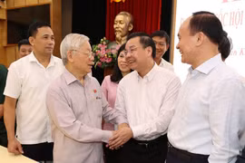 Party, State leader meets Hanoi voters
