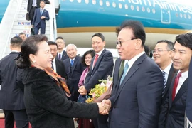 Legislative leader pays official visit to RoK