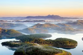 Tuyen Lam Lake Tourist Site seen from above. (Photo: baolamdong.vn)