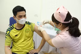 Fifteen more volunteers injected with COVIVAC candidate vaccine