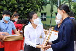 HCM City honours religious volunteers in COVID-19 fight
