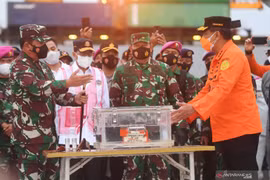 Indonesia extends search for plane crash victims for three days