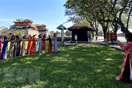 Visitors wearing ao dai to receive free entrance to Hue’s relics