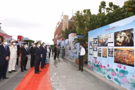 President Ho Chi Minh’s departure 110 years ago commemorated in HCM City
