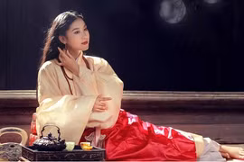 Actress wins award at 2021 Paris International Film Festival