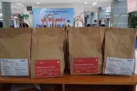 Medical bags support COVID-19 patients treated at home in HCM City