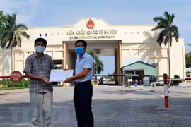 Kien Giang assists Vietnamese Cambodians affected by COVID-19