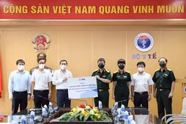 Military Bank donates 1 million N95 medical masks to Ministry of Health 