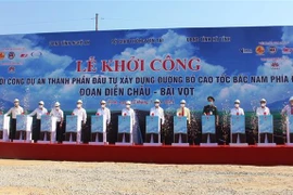 Construction of Dien Chau-Bai Vot section of North-South Expressway begins