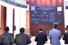 HoSE stocks beat market in December