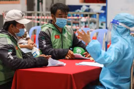 HCM City shippers to get free COVID-19 tests
