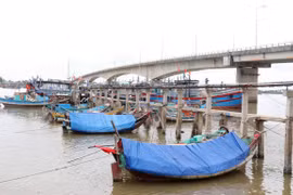 Official requests directing vessels to avoid upcoming typhoon 