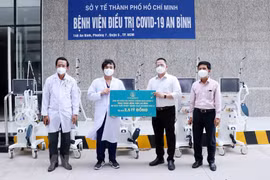 HCM City: enterprises donate medical supplies, equipment serving COVID-19 treatment 