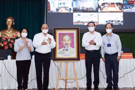 President Nguyen Xuan Phuc meets voters in HCM City
