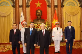 Top leader hosts newly-accredited ambassadors