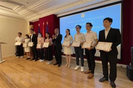 Excellent Vietnamese students in France honoured