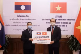 Vietnam offers 2.5 million USD, medical supplies to aid Laos’ pandemic fight