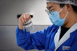 Indonesia begins COVID-19 vaccine distribution