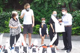 Foreigners in Khanh Hoa get support