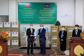 Cambodia receives more medical supplies from Vietnam