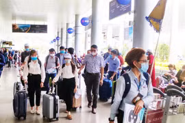 Vietnam needs to open borders for tourism recovery: experts
