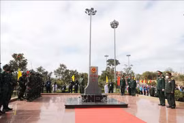 Vietnam, Laos strengthen defence cooperation