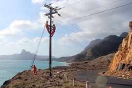 Funding urged for project linking Con Dao with national grid 
