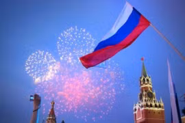 Leaders extend congratulations on Russia Day