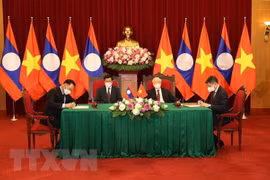 Pathet Lao newspaper spotlights close-knit Vietnam-Laos ties